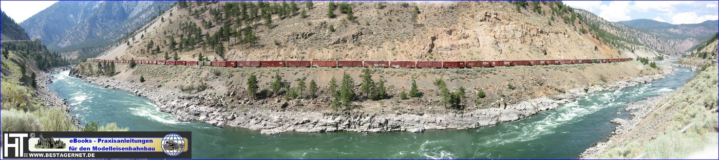 West Kanada langer Zug am River